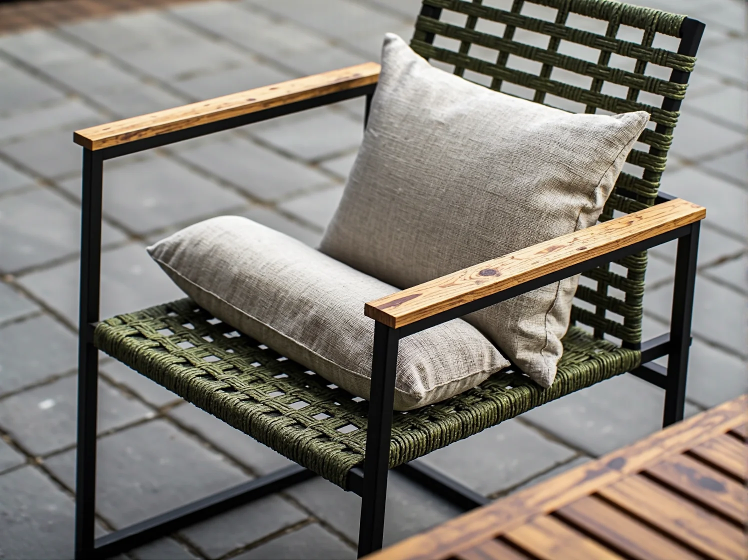 Ekologiczne meble ogrodowe z naturalnego drewna i rattanu