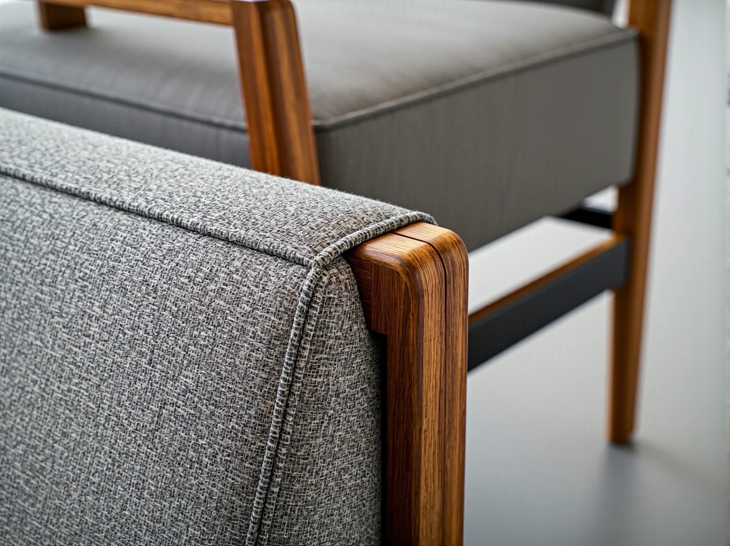 Ergonomiczne biurka z regulacją wysokości do pracy w biurze