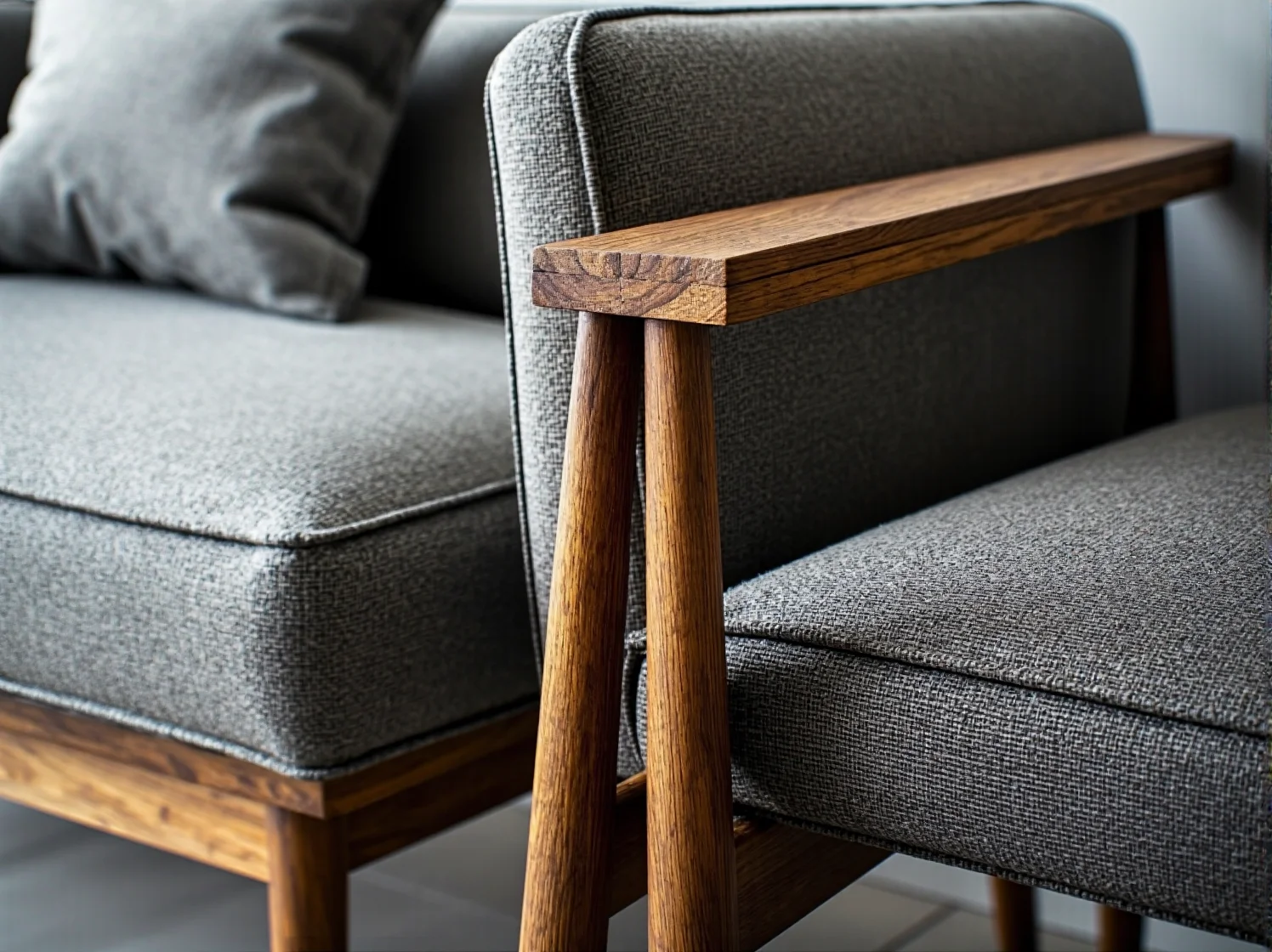 Ergonomiczne krzesła konferencyjne zapewniające komfort na spotkaniach.