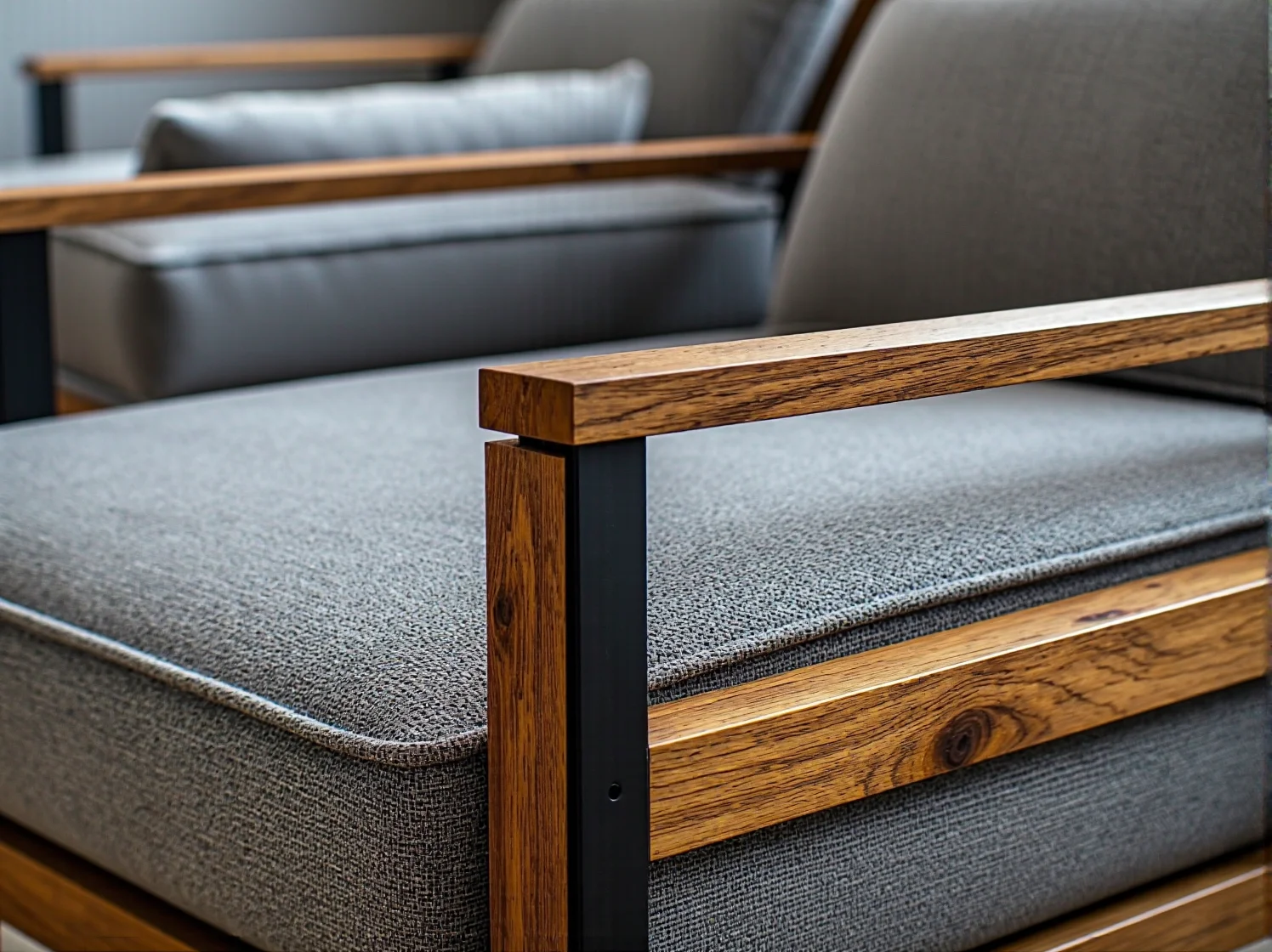 Krzesło obrotowe dla dziecka z płynną regulacją wysokości siedziska i oparcia, rosnące razem z uczniem.