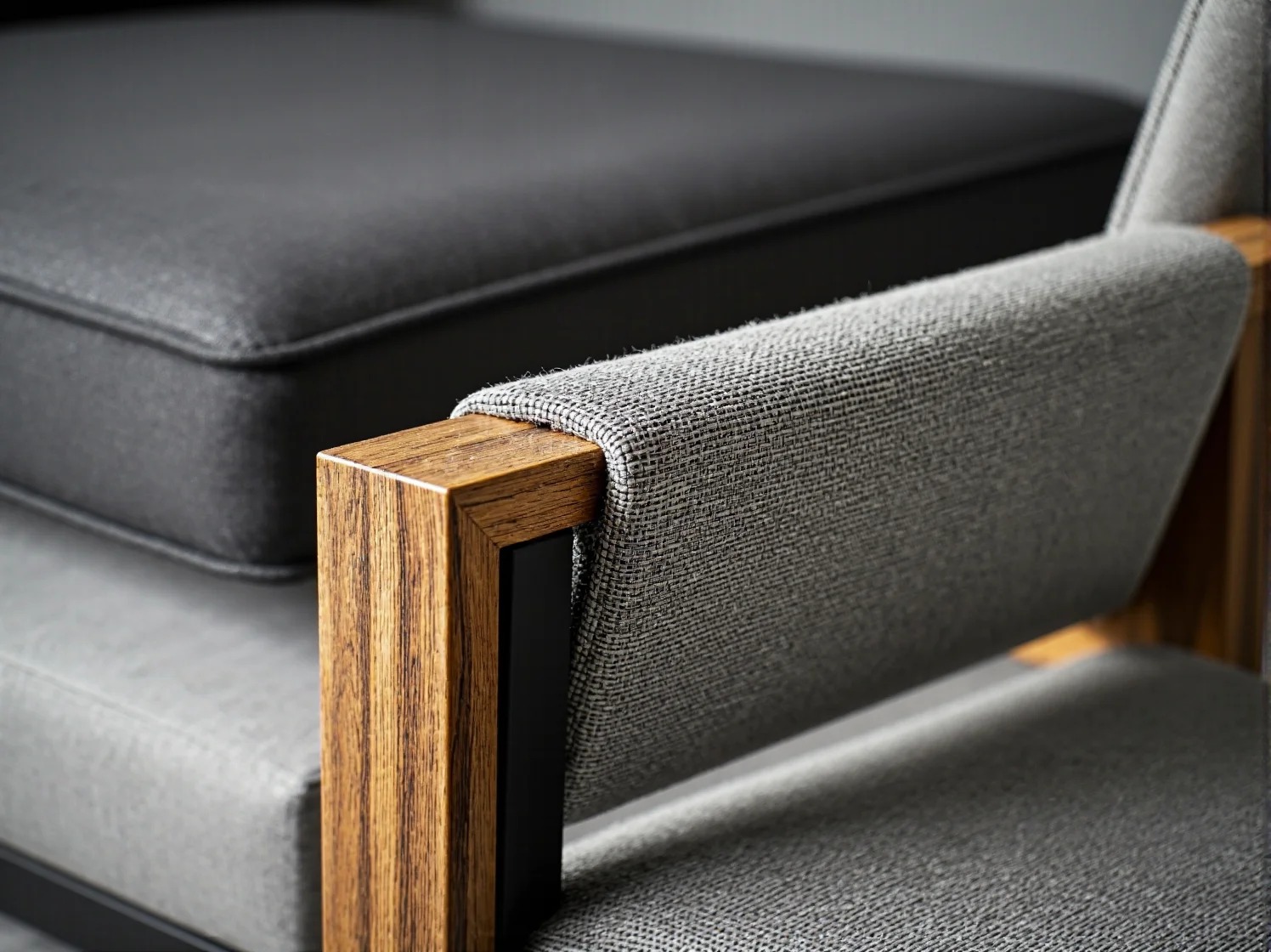 Materac termoelastyczny gwarantujący prawidłowe wsparcie kręgosłupa podczas snu.