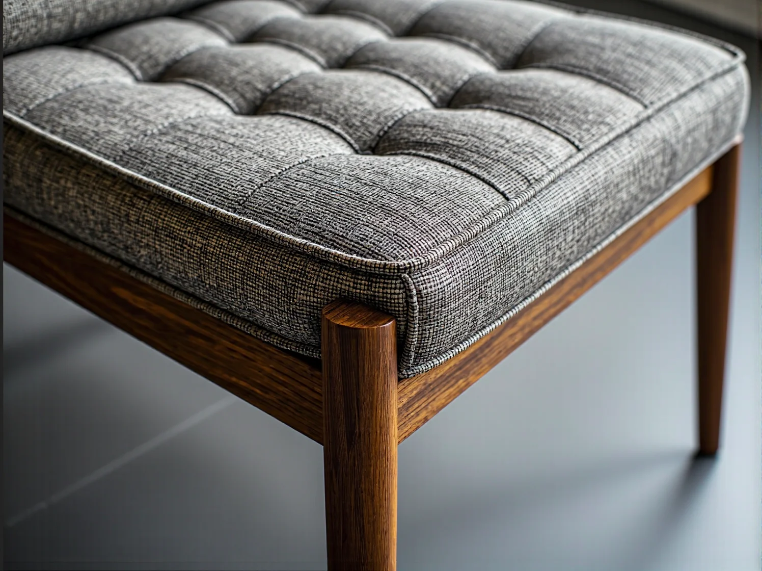 Poradnik: Jak wybrać trwałe regały modułowe do przestrzeni coworkingowych w stylu retro?