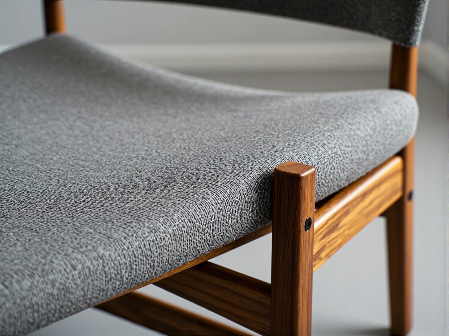 Poradnik: Jak samodzielnie zrobić stolik kawowy z drewna?